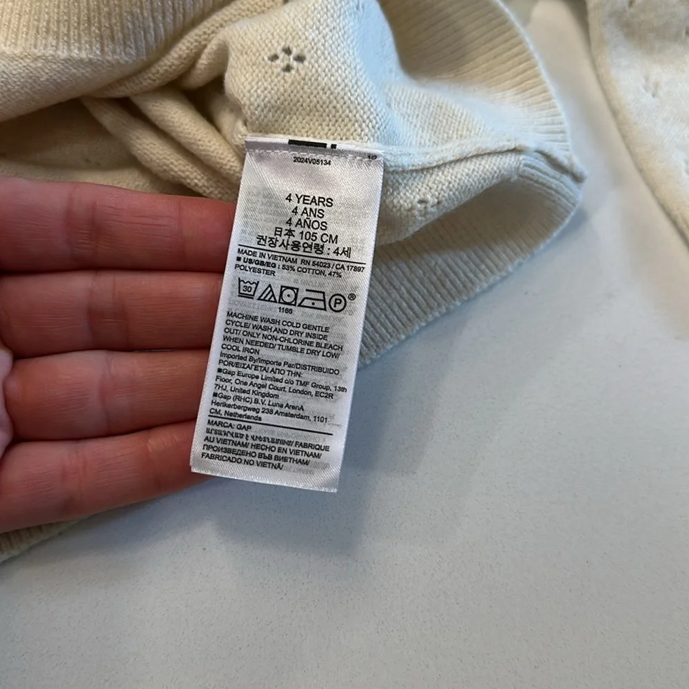 NWT Gap baby girls ruffled pointelle sweater oatmeal size 4 🤍